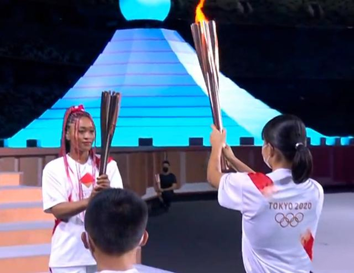 ​混血运动员是最后一棒火炬手！大阪直美引起争议，点火仪式太简单​