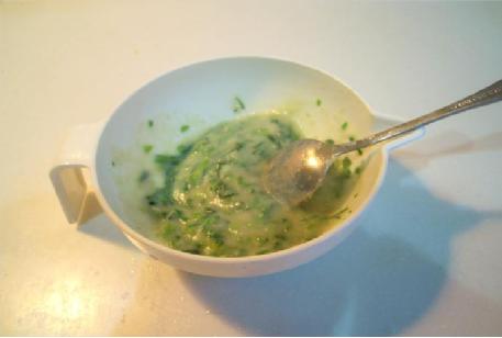 两岁宝宝吃饭能不能喂,两岁宝宝饮食能和大人一样吗