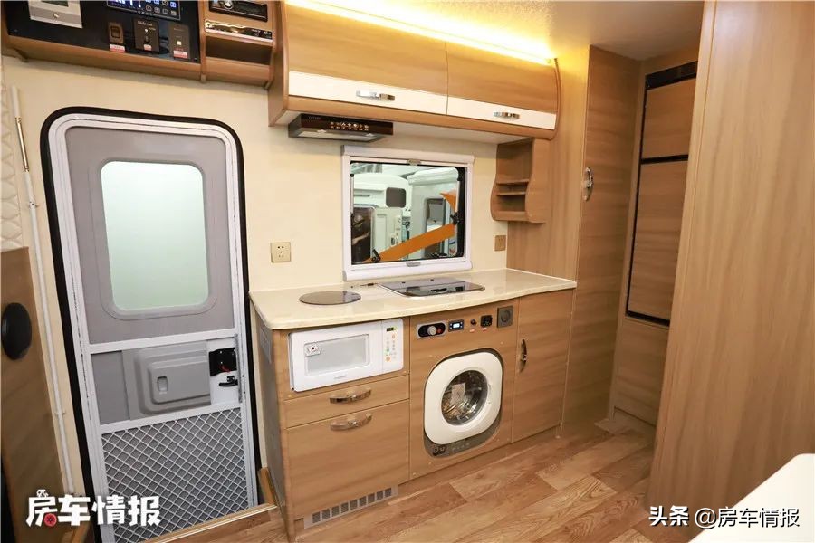 四驱单排皮卡房车最新布局三个床,最新款豪华顶配双排座皮卡房车