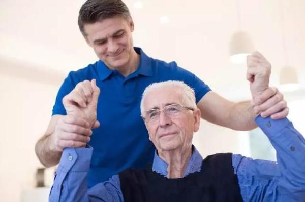 腰椎管狭窄的病例,腰椎管狭窄成因和治疗方法