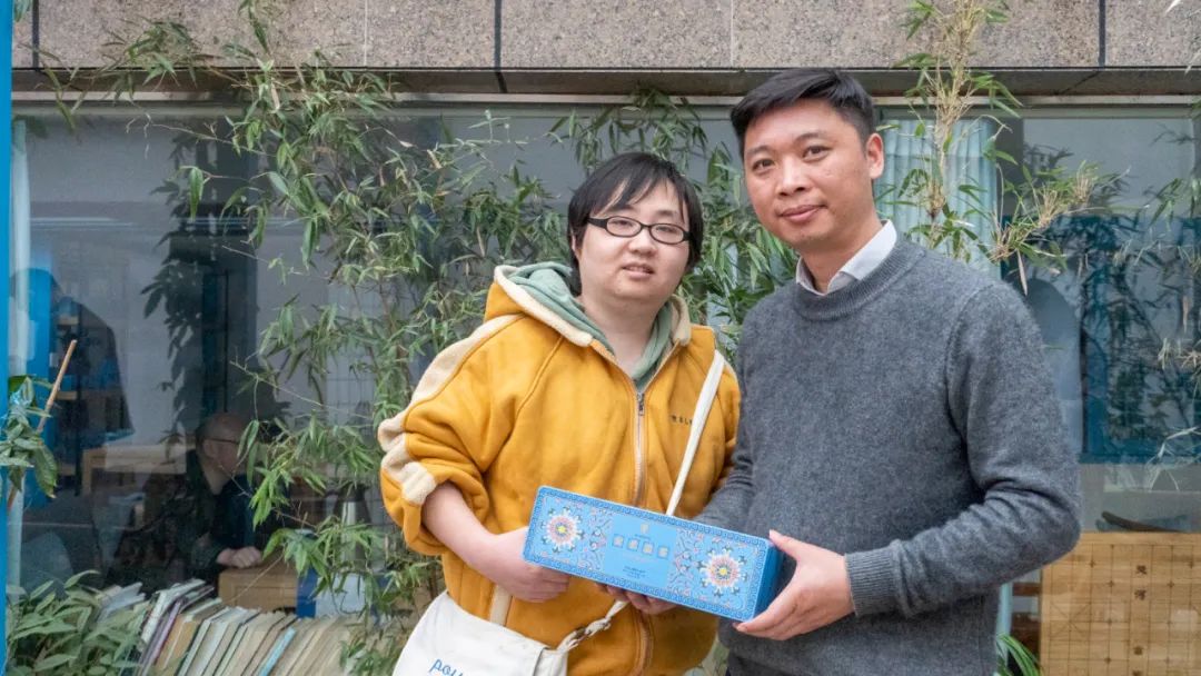 《飞鸟和蝉》词作者耕耕在三饮茶会中遇见金花藏茶