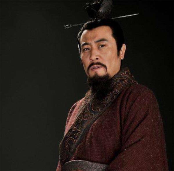 徐庶向刘备推荐诸葛亮,遇到刘备之前诸葛亮在哪里住