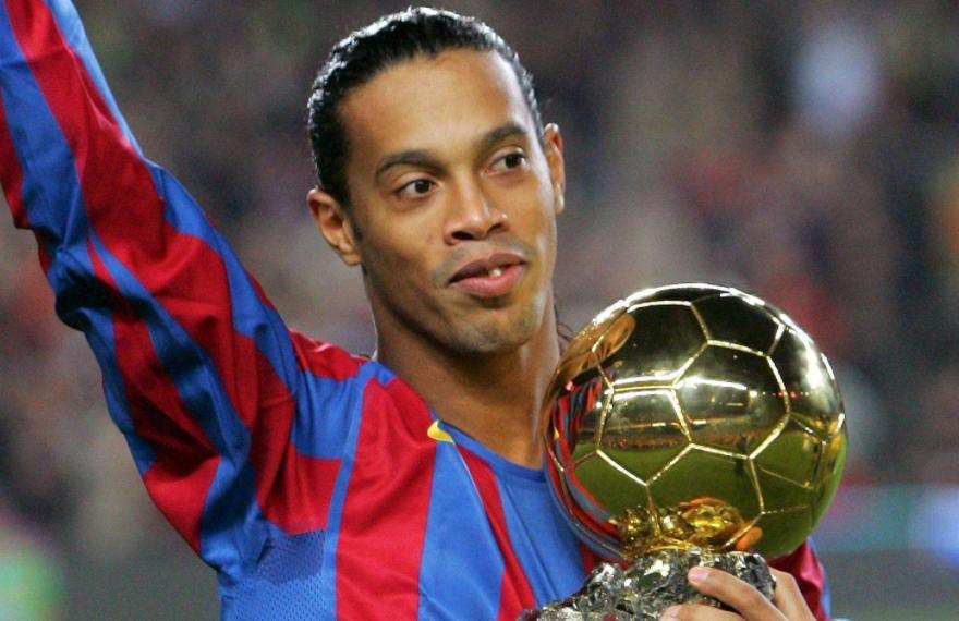 惊喜!前世界足球先生小罗即将复出,39岁巴西巨星已退役548天