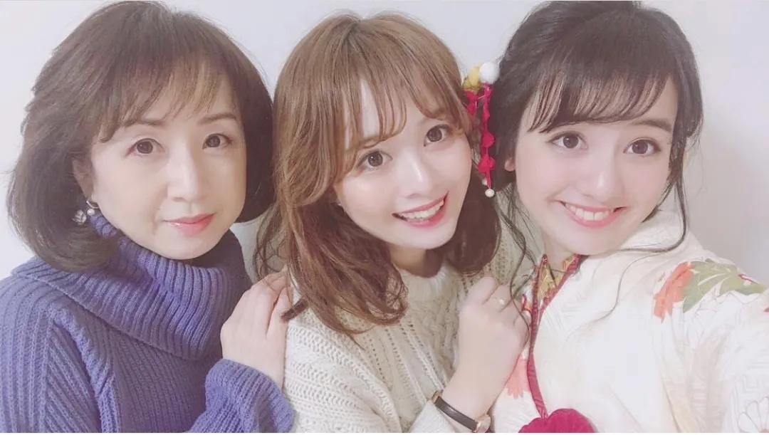 她是纯欲风的病娇女，被15家公司疯抢，昭和系甜妹有多大魅力？