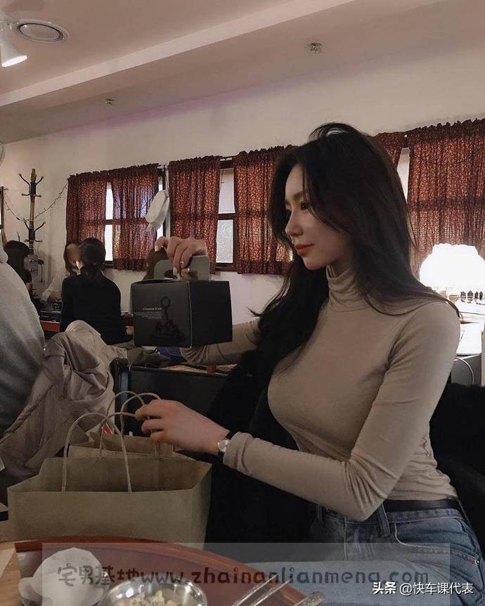 NanaUn美丽可人的韩国模特,好身材是锻炼出来的