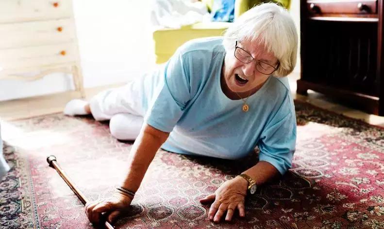 老年人扭伤恢复慢怎么办,老年人扭伤怎么办