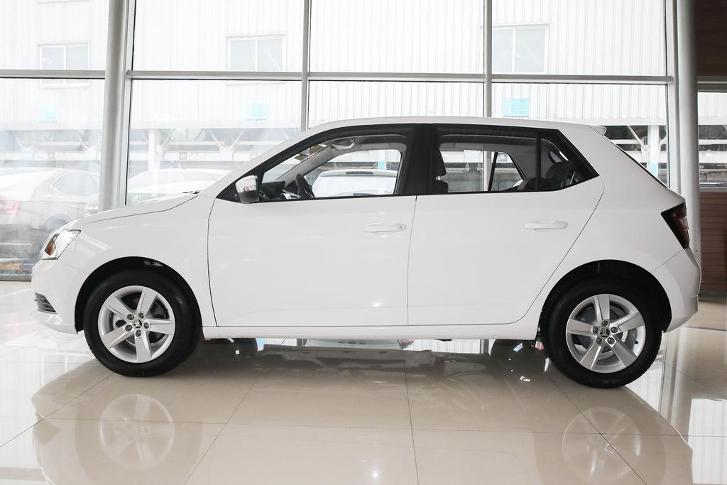 更新换代慢，这三款两厢车难道是不愿随波逐流？