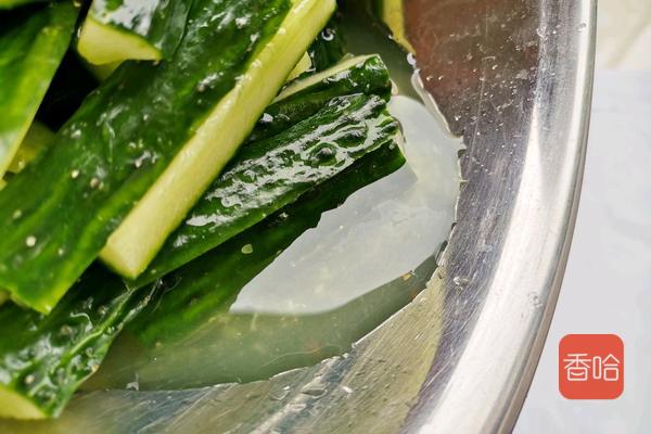 嘎嘣脆的腌黄瓜你喜欢吗,奶奶30多年腌制黄瓜秘方