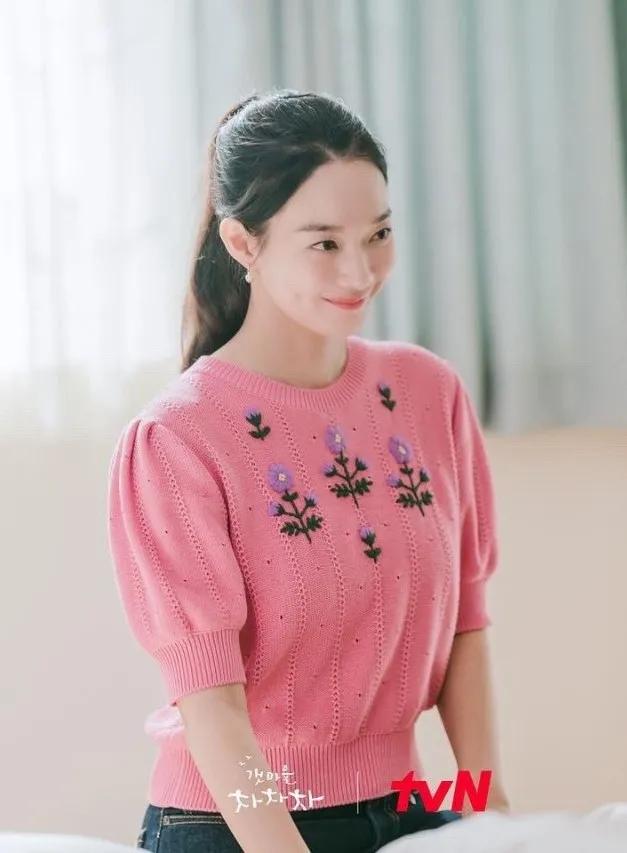 她被称韩国硬照女王，手握时尚圈顶级资源！网友：姐姐我可以