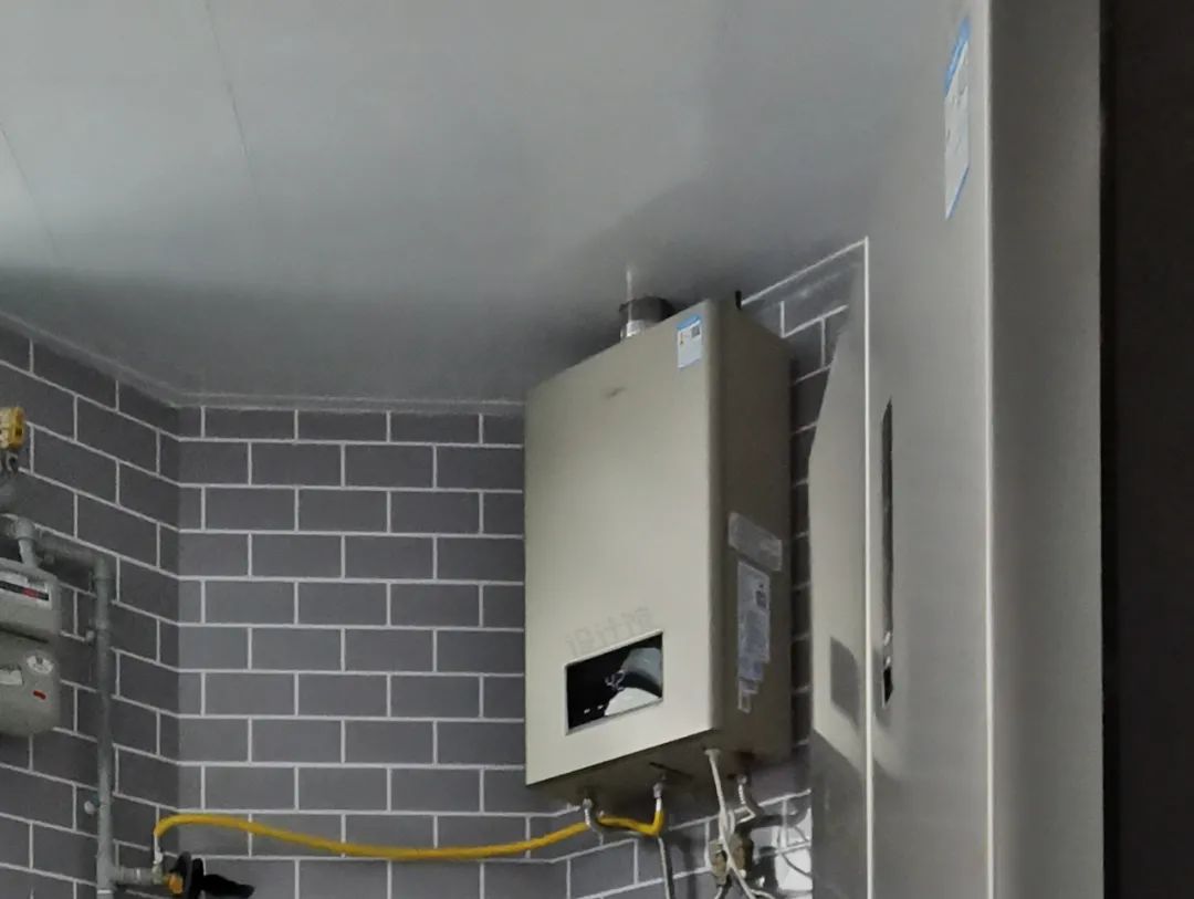 餐厅吊顶和厨房吊顶怎么衔接,厨房吊顶集成好还是石膏板吊顶好