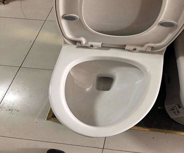 马桶坐垫坏了如何更换,马桶坐垫坏了怎么更换