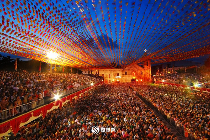 不用去西班牙，3000块就可以参加一年一度的狂欢派对，宿务圣婴节