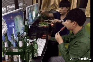 终于下班了搞笑gif图片,搞笑gif上班的时候打瞌睡尴尬了吧