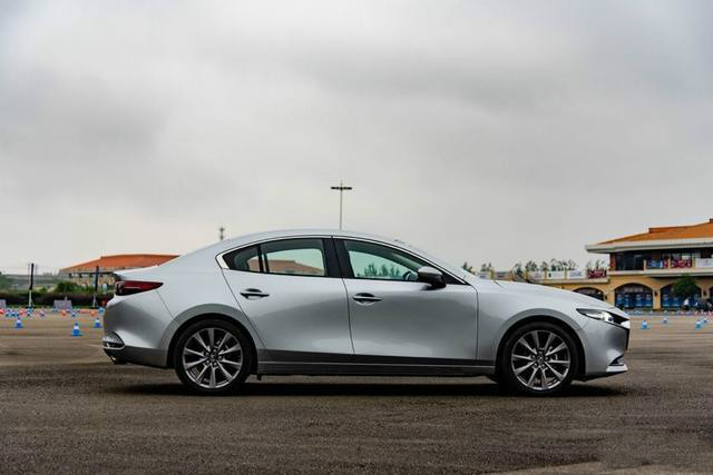 新款昂克赛拉值不值得入手,昂克赛拉为什么掉价那么严重