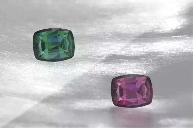 俄罗斯珠宝中国专卖,俄罗斯珠宝店加价