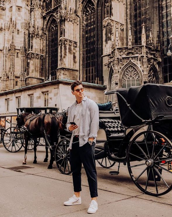 简单的衬衫穿出不同的潮流感来,衬衫怎么穿才能既时尚又舒服