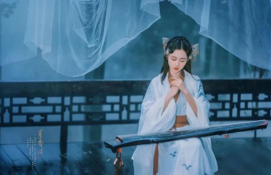 素心如简觅清欢,素心如简是清欢原唱