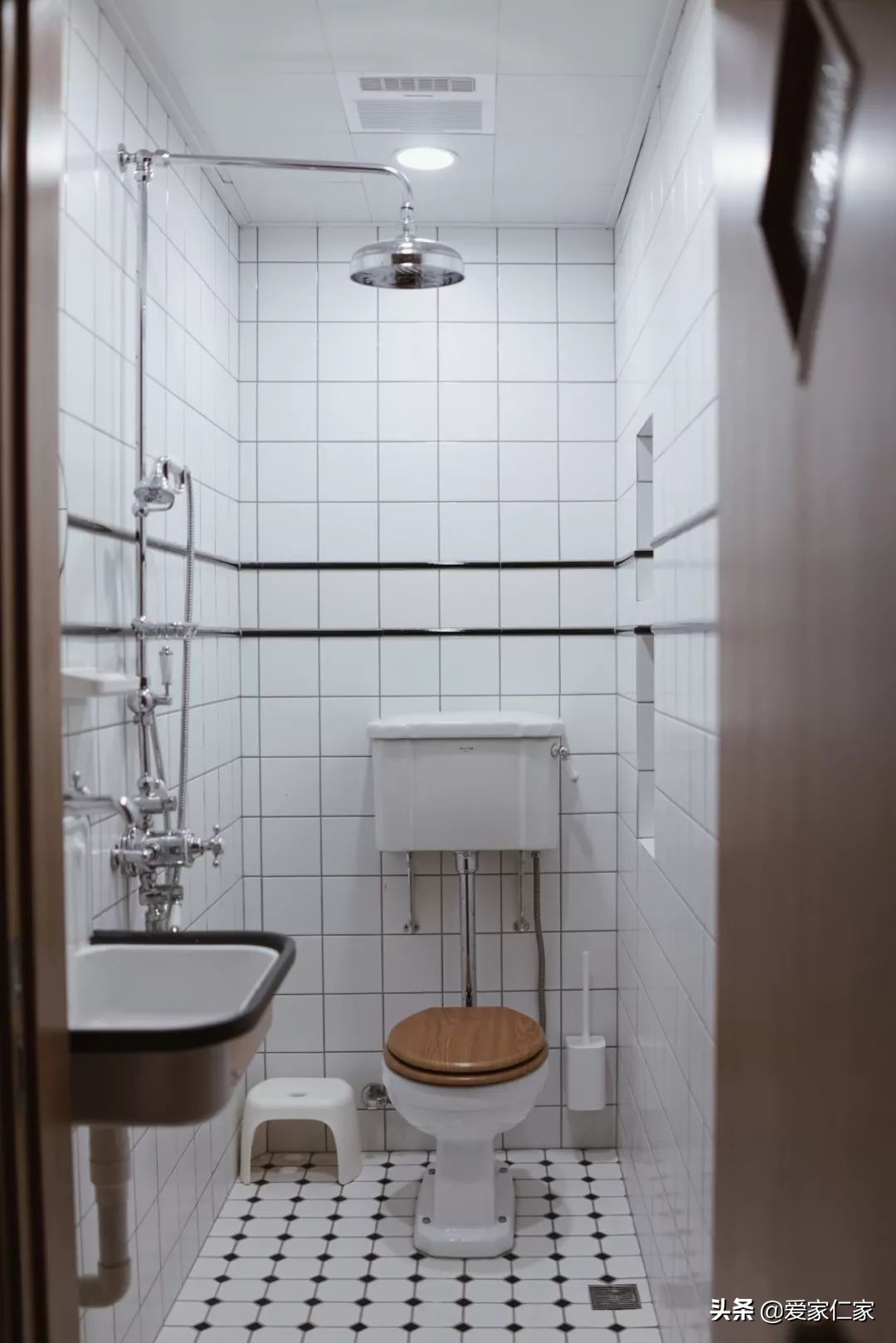 她买下32㎡上海老旧学区房，为女儿打造小桃园，20㎡超舒适大庭院