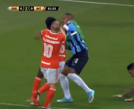 10人群殴事件,10人群殴