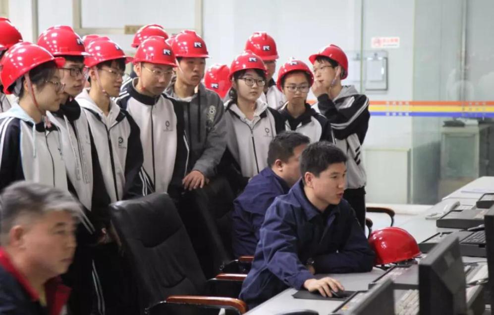 2020全景看高中丨大十二，教给我爱，教给我向上成长的勇气和力量