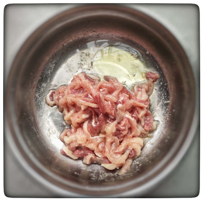 肉丝怎么上浆才滑嫩,肉丝的正确浆法