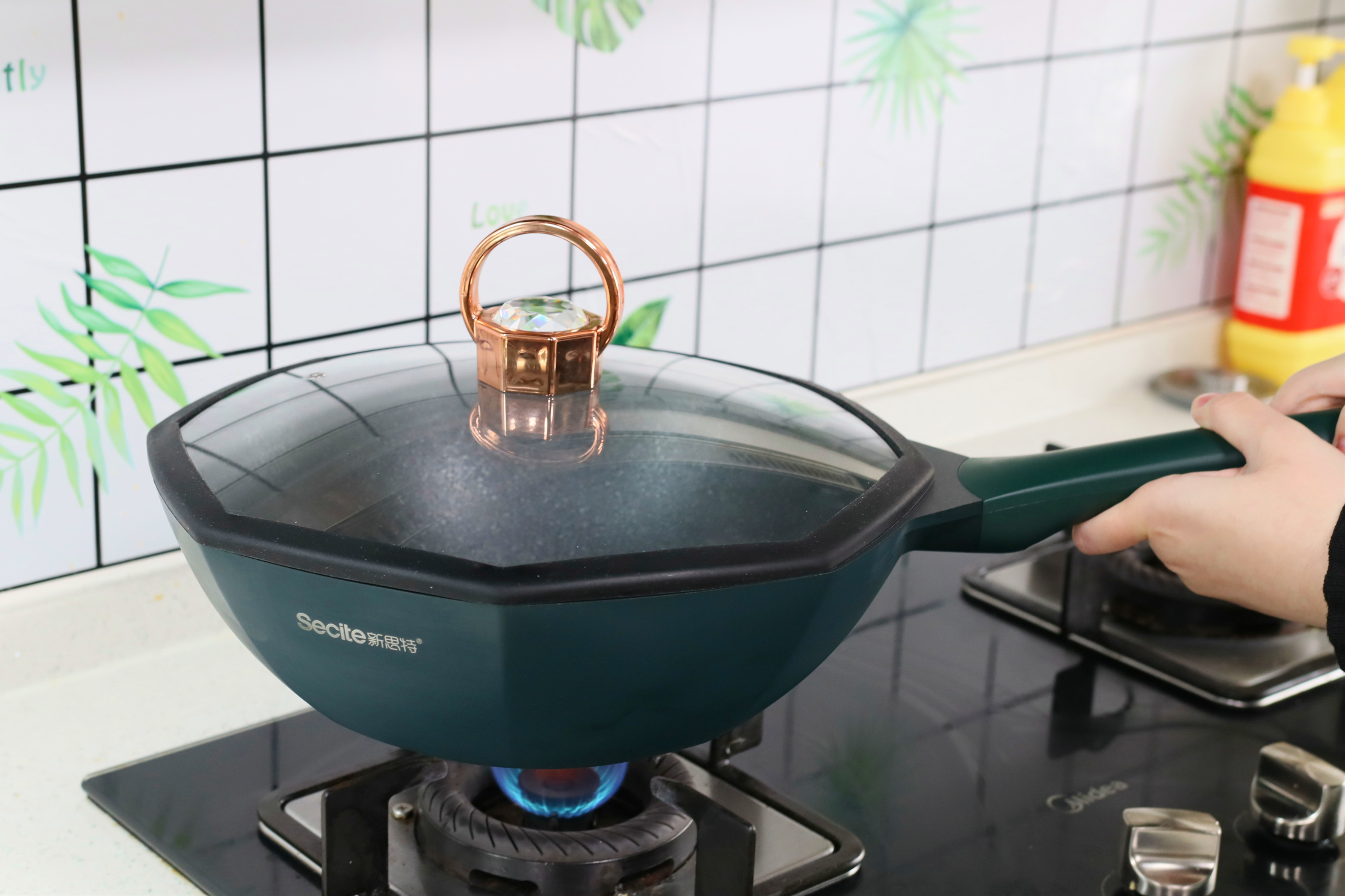 新买的铁锅切记别直接开锅,新不粘铁锅要开锅吗