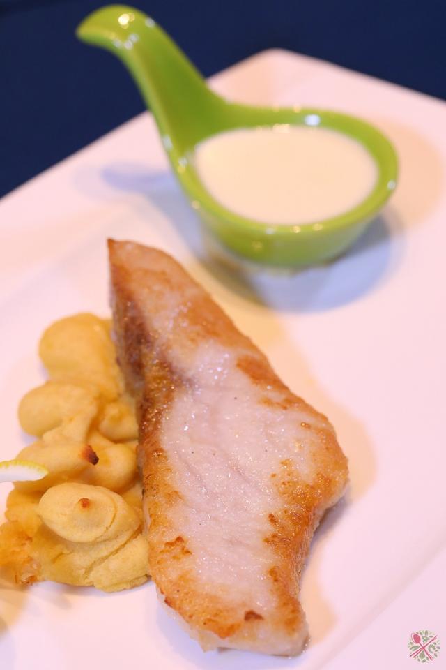 清蒸鲟龙鱼鱼子酱,三大美食鲟鱼鱼子酱