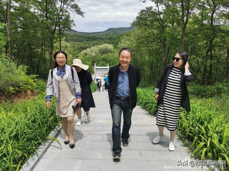 赴一场槐花的邀约——宝鸡作家赴扶风野河山采风