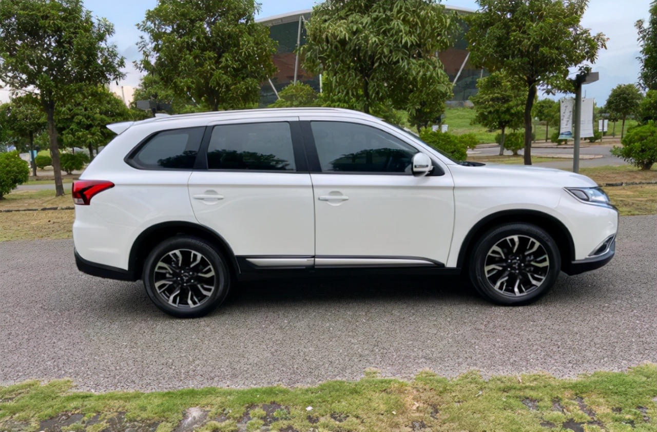 三菱欧蓝德2020款落地多少钱,欧蓝德三菱落地