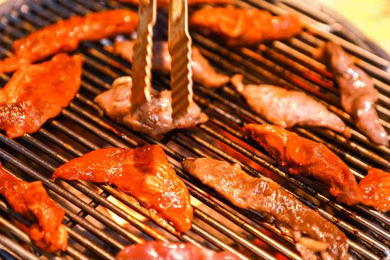 上海「喜来稀肉」仅凭护心肉就能震撼全世界的明星品牌