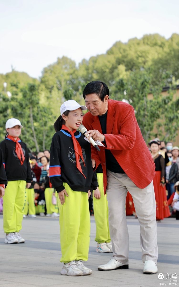 洛阳牡丹广场新疆舞视频,洛阳牡丹广场爵士舞