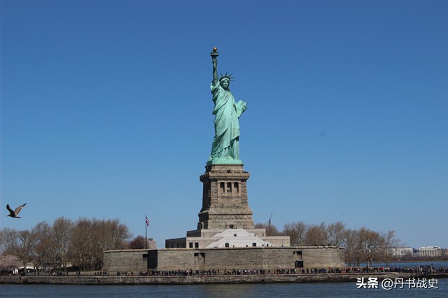 你不知道的自由女神像，由法国人设计的希腊形象雕塑，一生被雷击