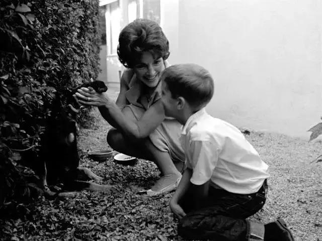 玛丽莲梦露和奥黛丽赫本有多漂亮,奥黛丽赫本和玛丽莲梦露颜值分析