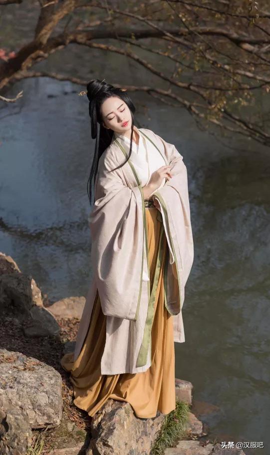 如何选择适合自己的汉服款式,汉服道袍怎么搭配才好看