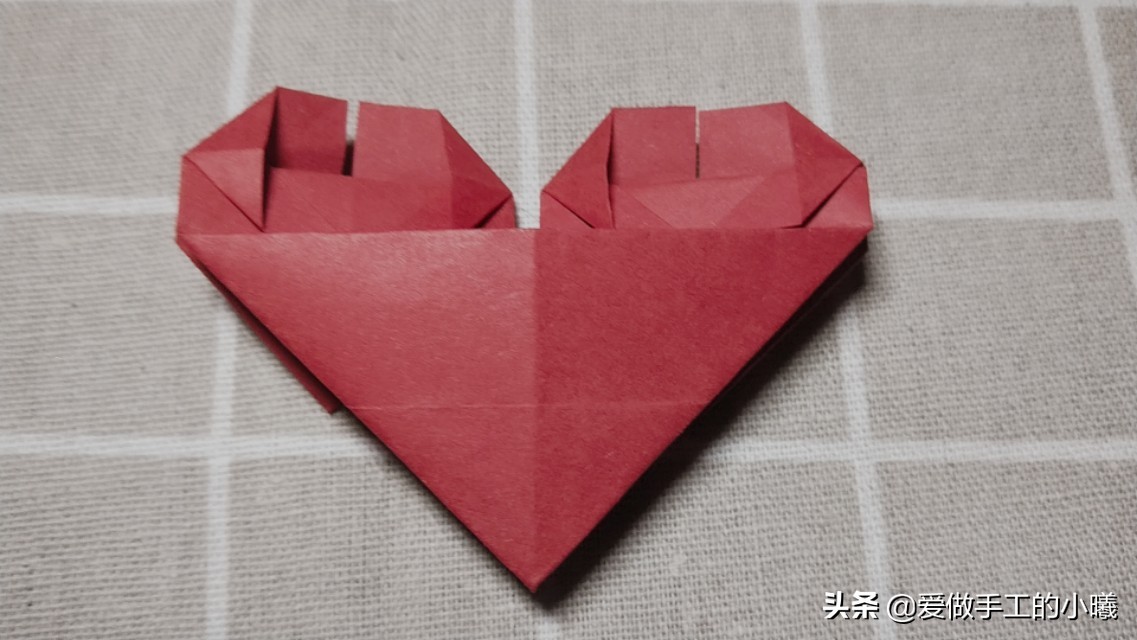 爱心书签用一个正方形纸怎么折,怎样用很小的白纸做一个爱心书签