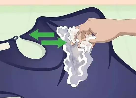 衣服上的粉底污渍如何去除