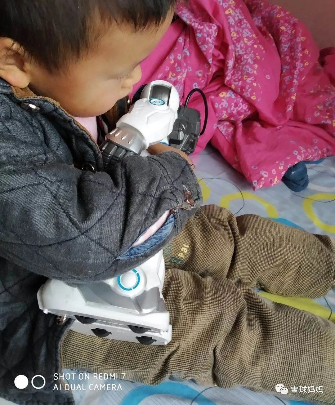 每个孩子都爱玩,宝宝玩过家家有什么好处