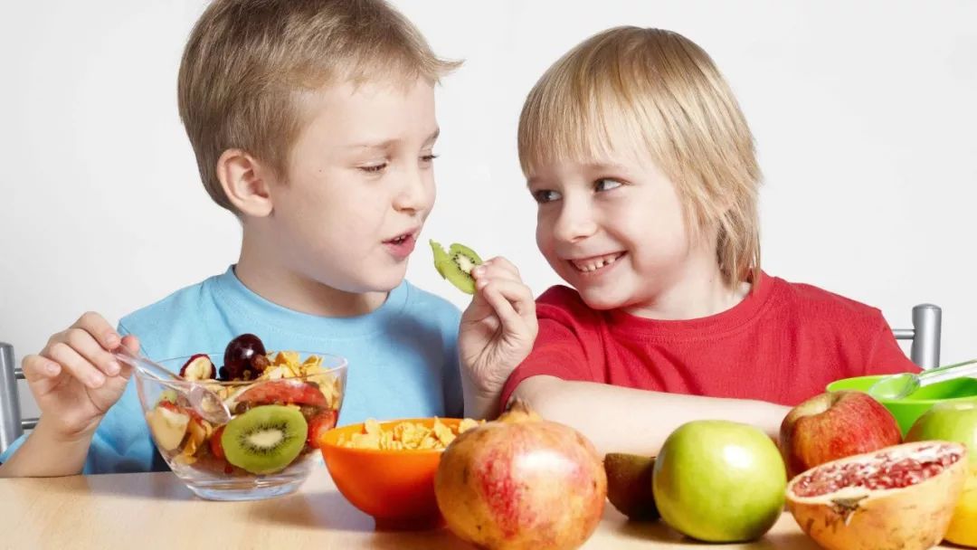 宝宝不吃水果怎么办小技巧,孩子特别爱吃水果怎么办
