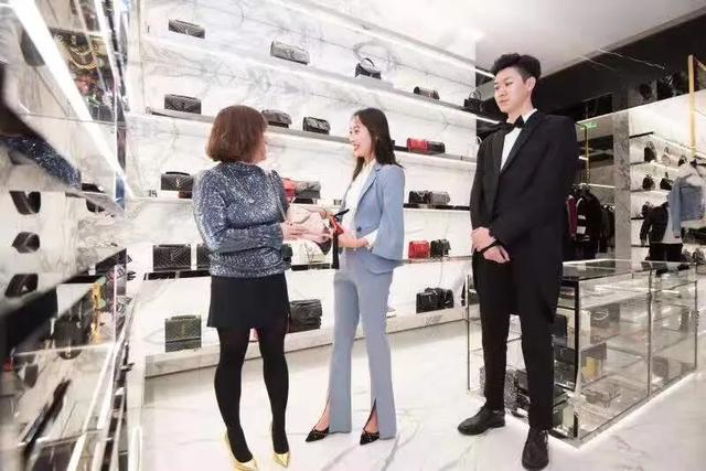 青岛海信广场盛况,普通人逛青岛海信广场