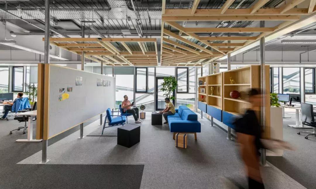 adidas总部照片,adidas总部上班