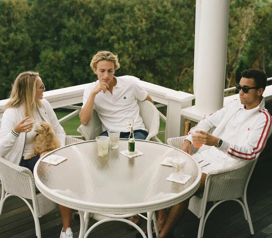 瑜伽运动服的款式,瑜伽服装运动服