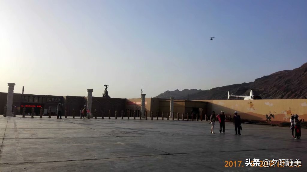 新疆风景火焰山,游览火焰山