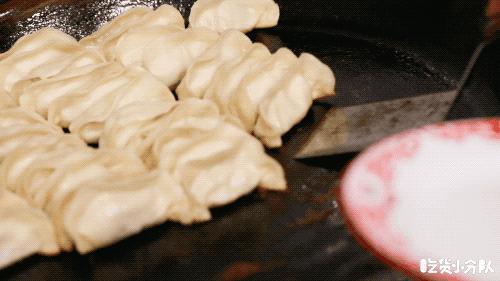 20骞村墠涓婃捣璺竟灏忓悆,浜屽崄骞村墠鐨勪笂娴风編椋熻