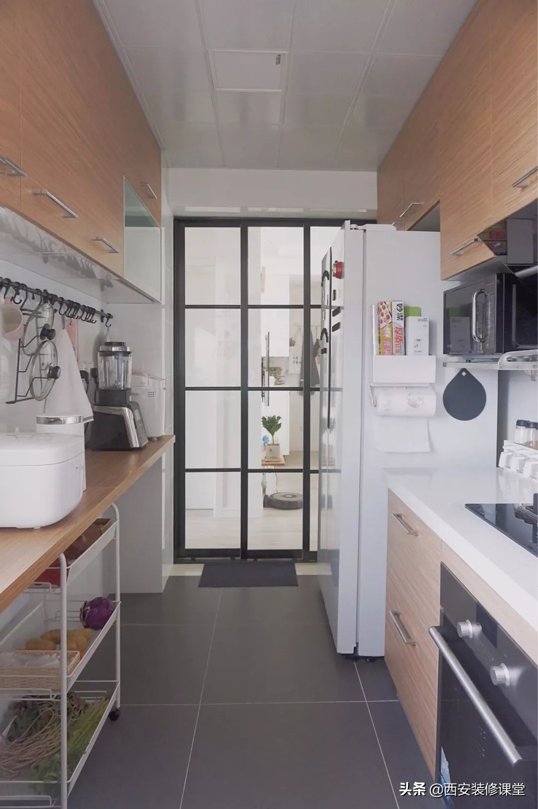 冰箱都放在房子什么位置,房子小冰箱太大真的占地方