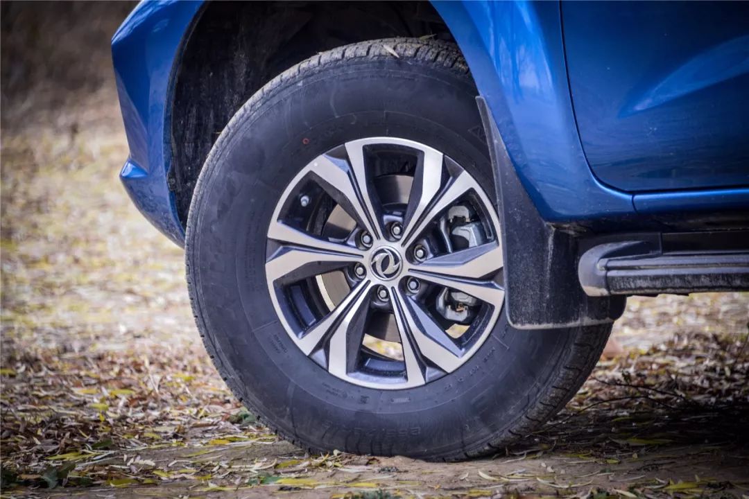 尼桑纳瓦拉柴油皮卡3.0新车价,试驾纳瓦拉皮卡视频