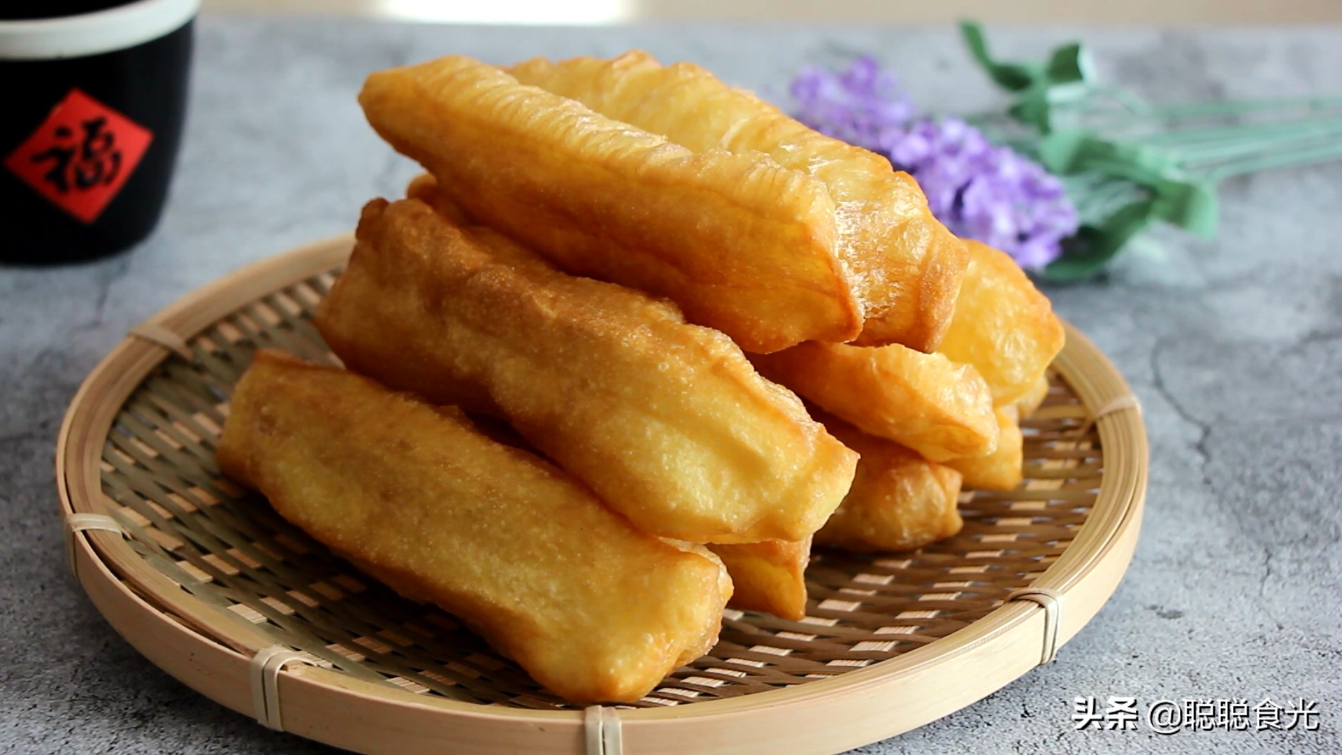 油条怎么炸没有酵母粉,炸油条什么面粉炸出来最酥脆蓬松