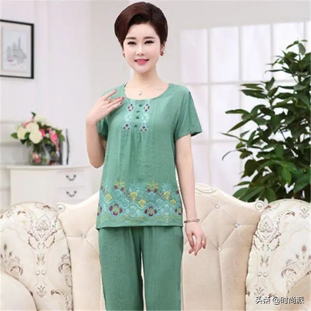 夏季显瘦高品质妈妈装 (时尚妈妈装清凉又透气穿搭)