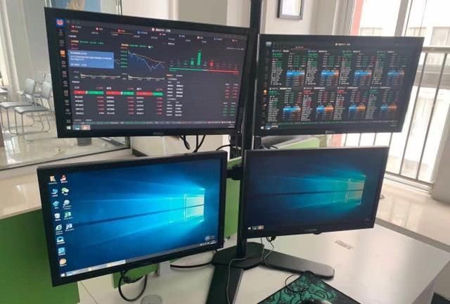 多屏炒股显示器组装,一台主机四台显示器
