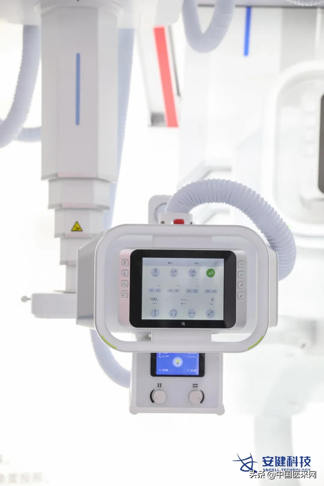 安健科技引领普放创新，发布业界首款超高端悬吊动态DR