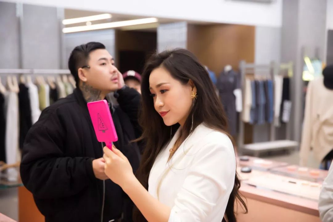 3ce旗舰店直播,3ce官方旗舰店是不是真的